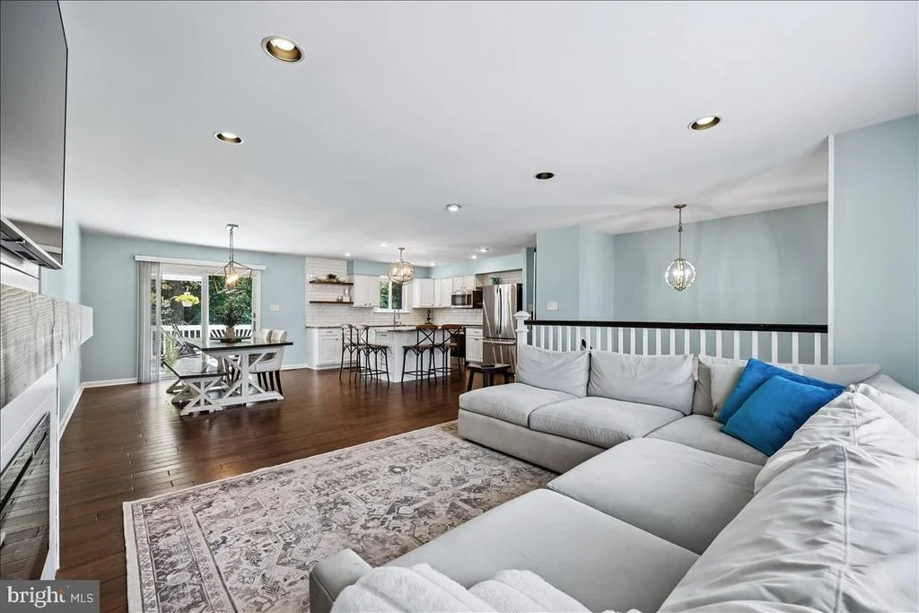 Photo of 24713 CUTSAIL DRIVE