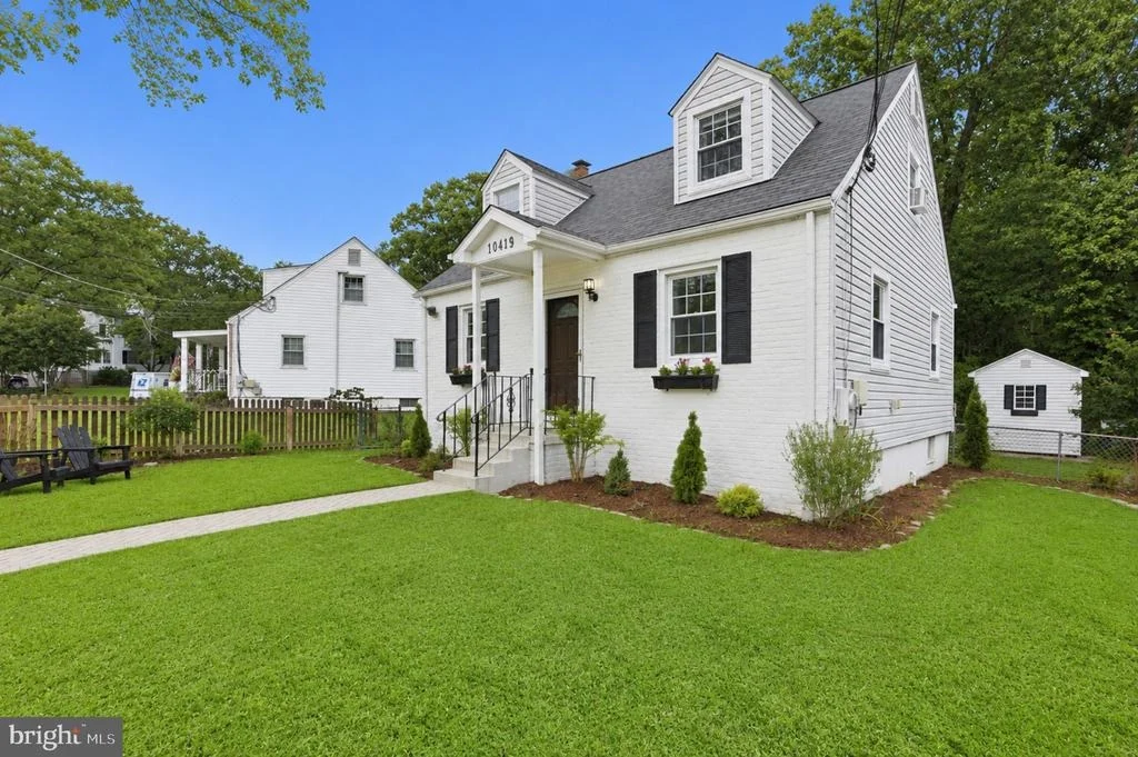 Photo of 10419 GRANDIN ROAD