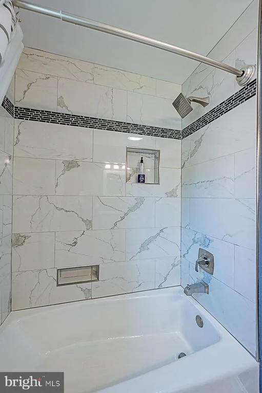 Photo of 2501 VALLEY WAY