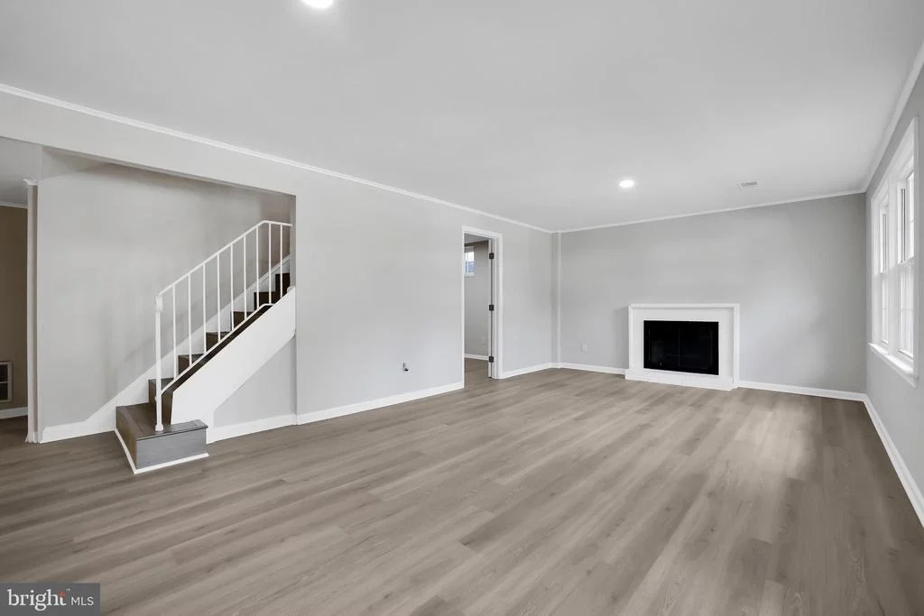Photo of 833 LOXFORD TERRACE