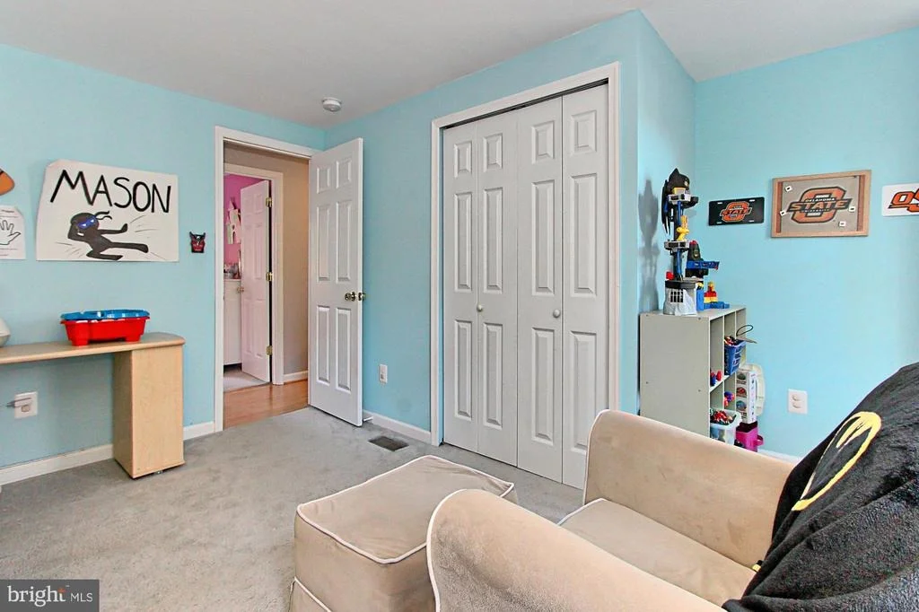 Photo of 9924 MANET ROAD