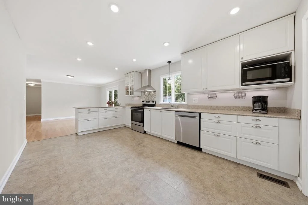 Photo of 5425 JEFFERSON BOULEVARD