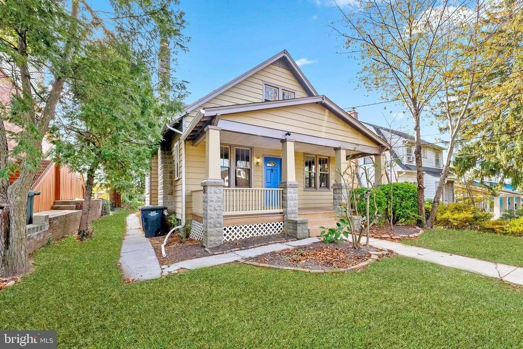 Photo of 232 TUCKERMAN STREET NW