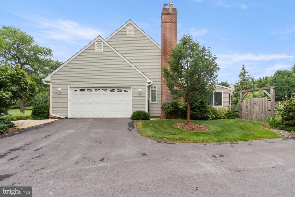 Photo of 2874 TALBERT ROAD