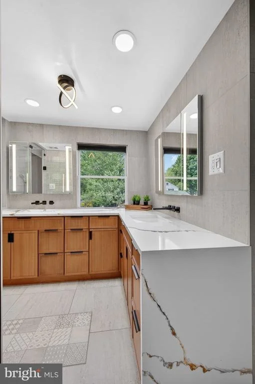 Photo of 4202 MINSTRELL LANE