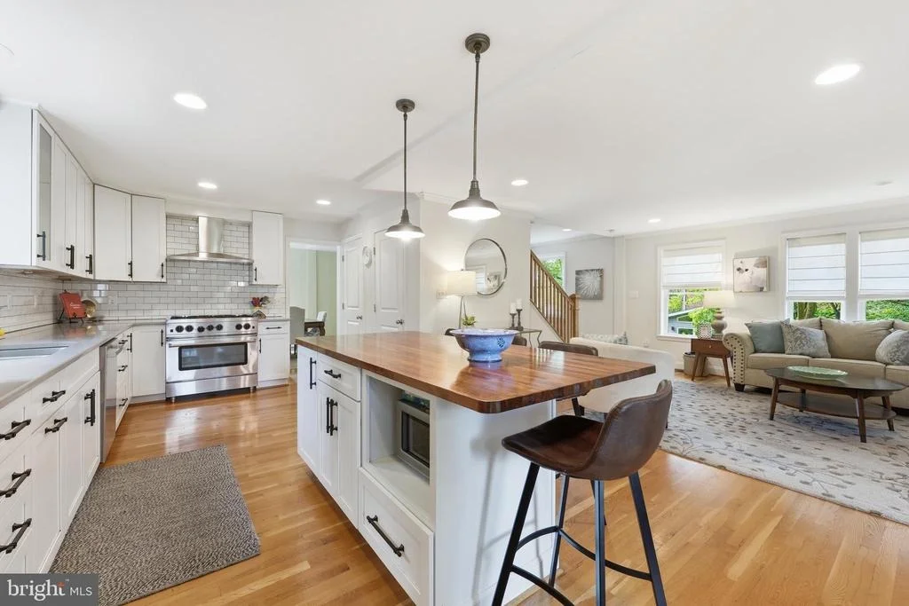 Photo of 1102 MEURILEE LANE
