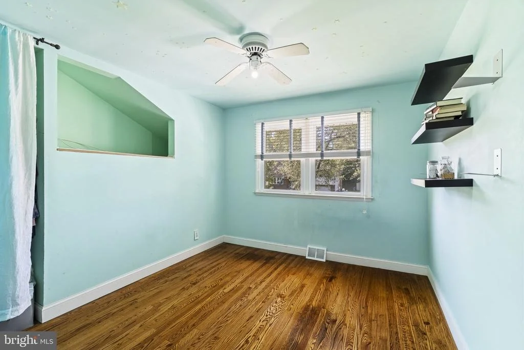 Photo of 409 BRADFORD ROAD
