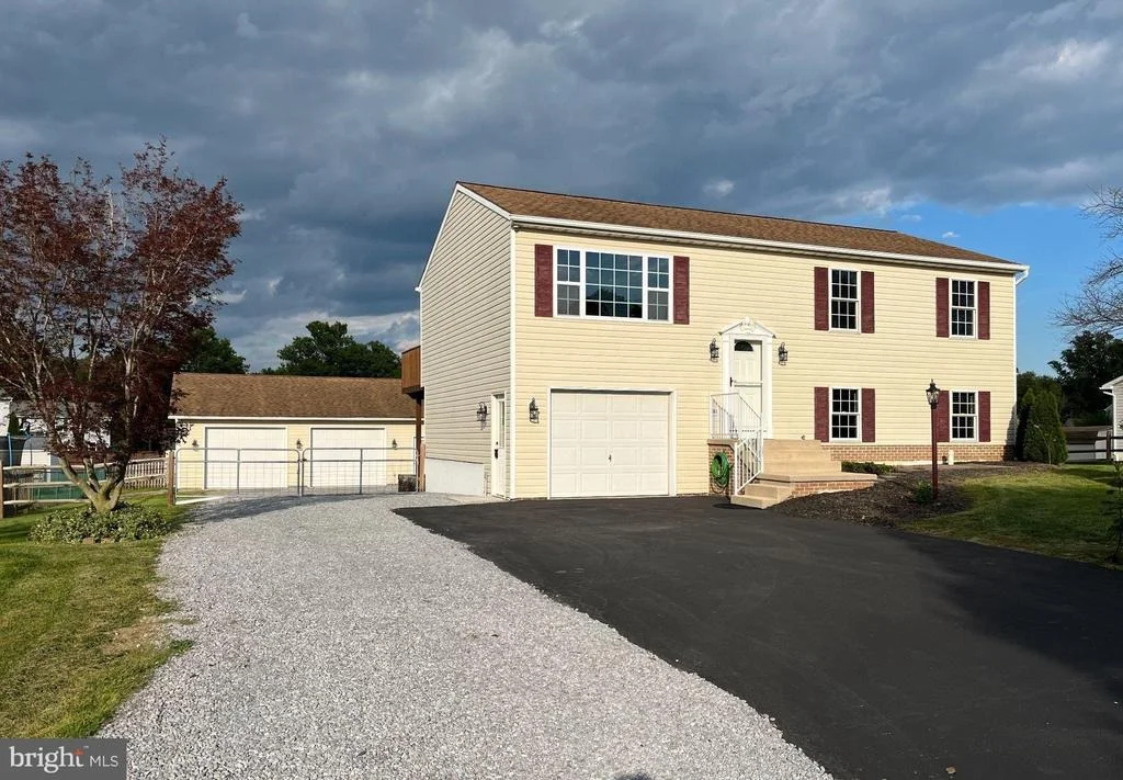 Photo of 15932 HIBISCUS DRIVE