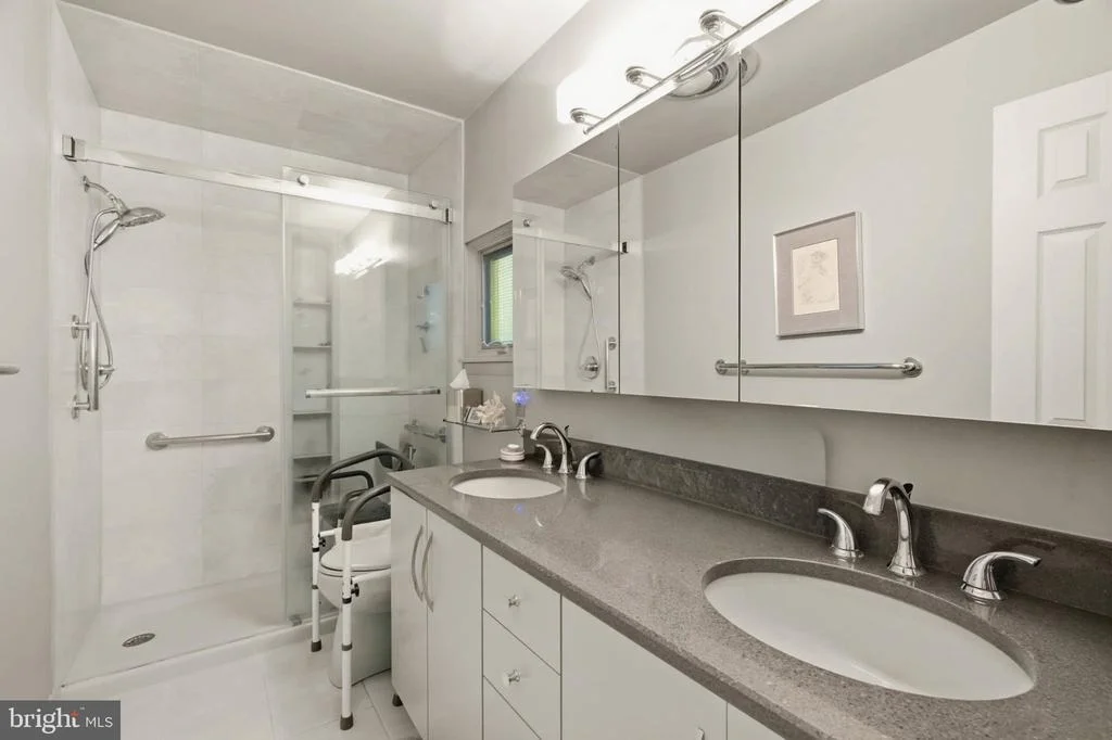 Photo of 5 GLENCLIFFE CIRCLE