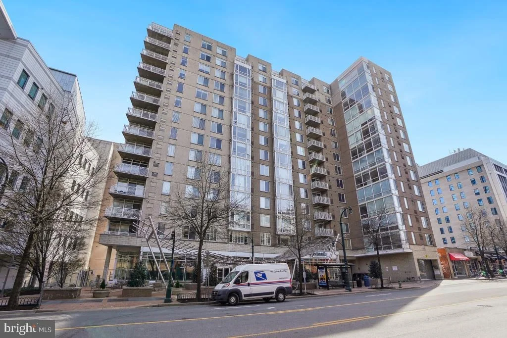 Photo of Unit 1407 at 930 WAYNE AVENUE