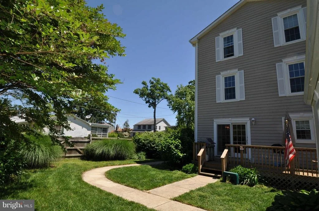 Photo of 4732 OAK ROAD