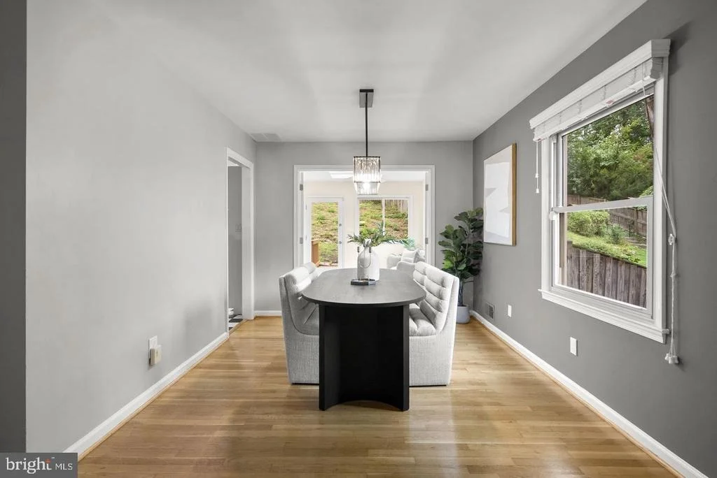 Photo of 822 LOXFORD TERRACE