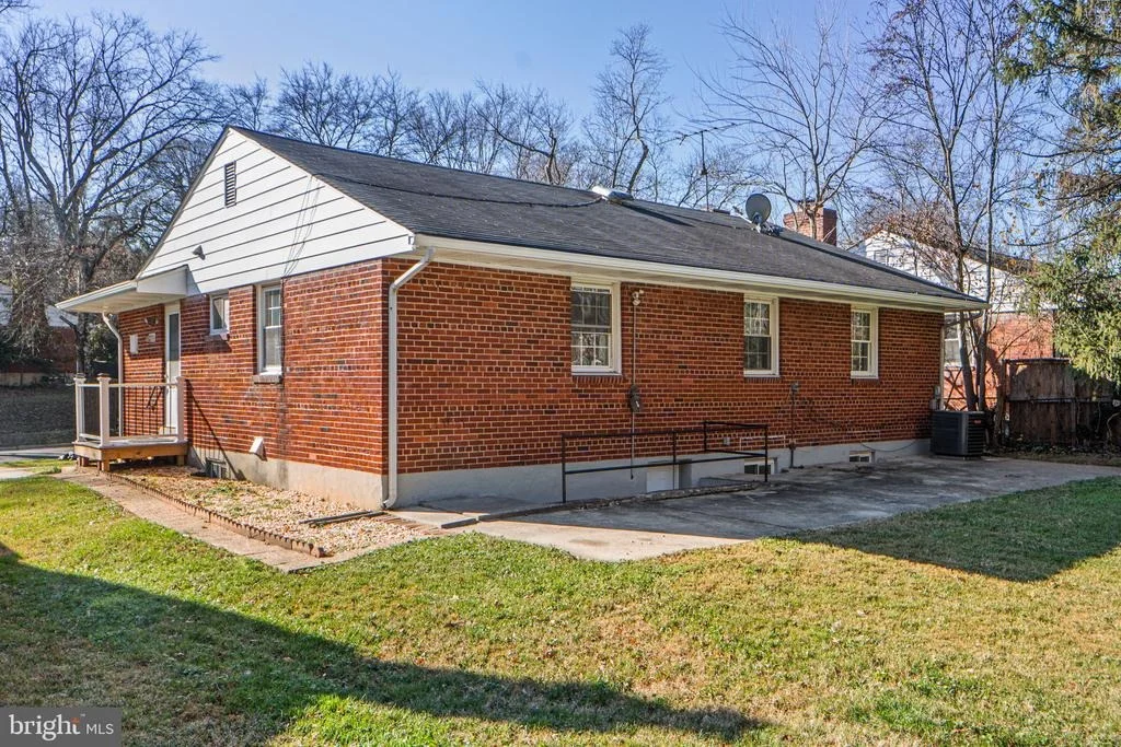 Photo of 1513 FLORA LANE