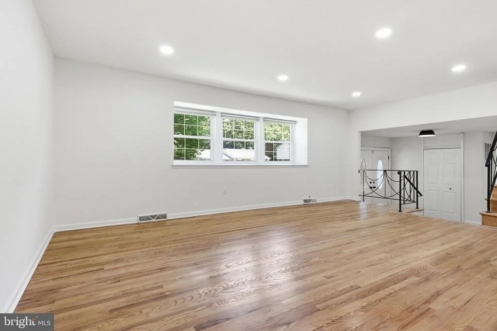 Photo of 716 CALVERT LANE