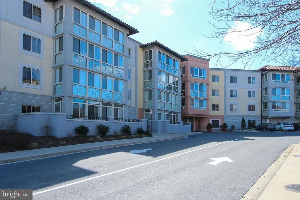 Photo of Unit 303 at 14800 PENNFIELD CIRCLE
