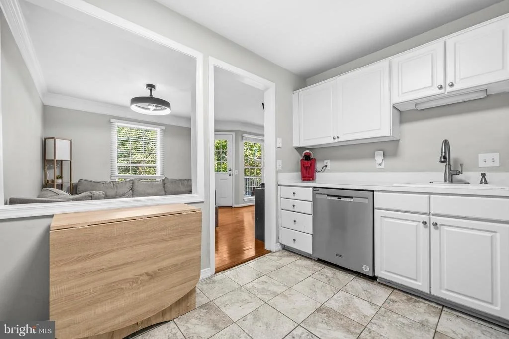 Photo of Unit 301 at 21843 BALDWIN SQUARE