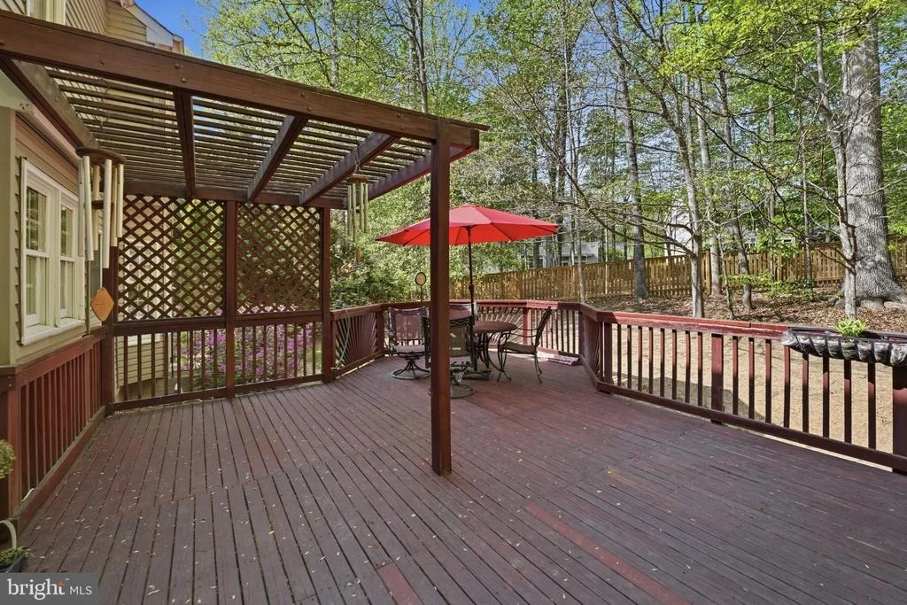 Photo of 7864 MEADOWGATE DRIVE