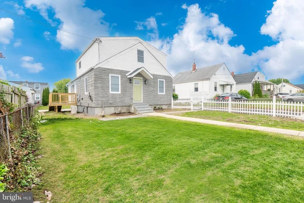 Photo of 1219 N POINT ROAD