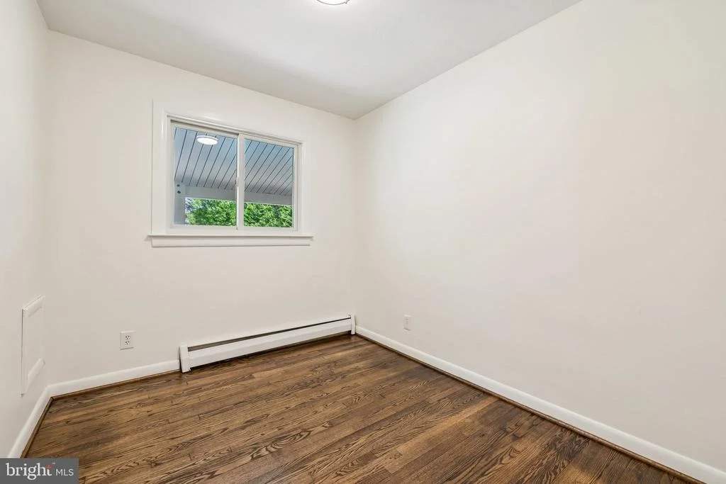 Photo of 816 MEADOW ROAD