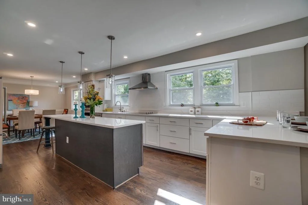 Photo of 913 SADDLEBACK COURT