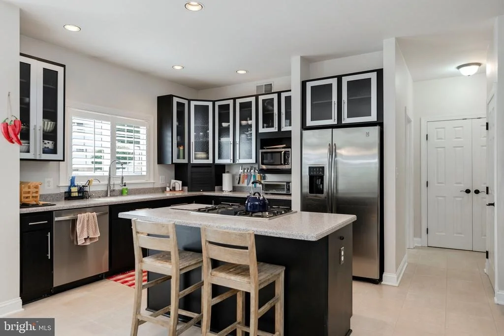 Photo of 9809 JOHN ROBERT WAY