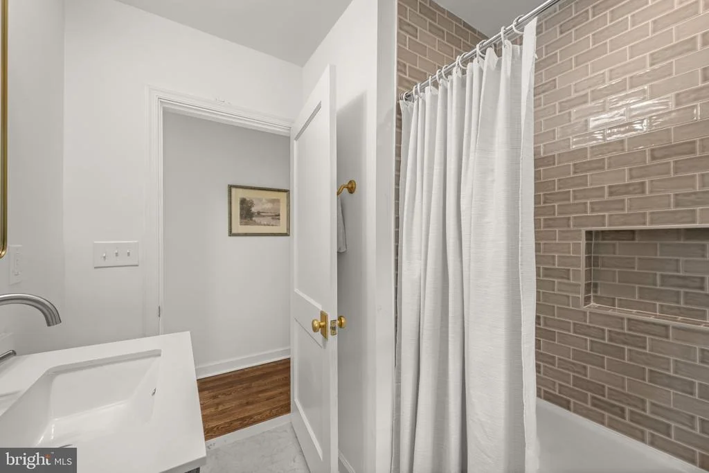 Photo of 210 4TH AVENUE