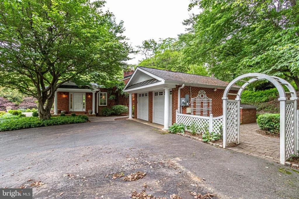 Photo of 1343 SCOTTS RUN ROAD