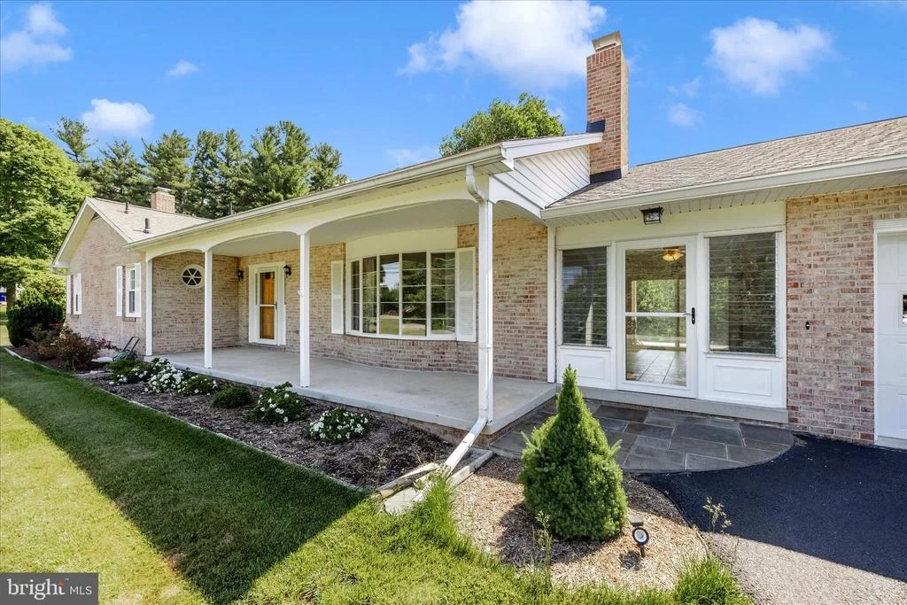 Photo of 5411 JEFFERSON BOULEVARD