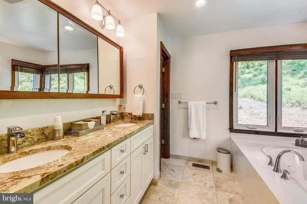Photo of 9919 MACARTHUR BOULEVARD