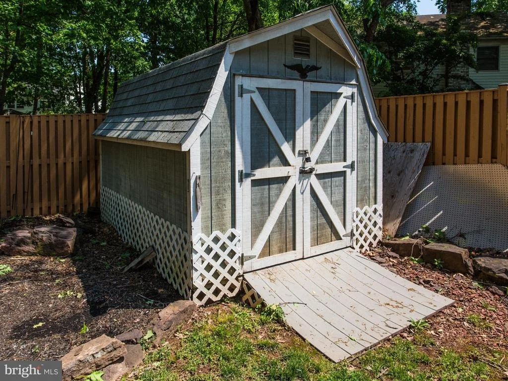 Photo of 9906 GREENVIEW LANE