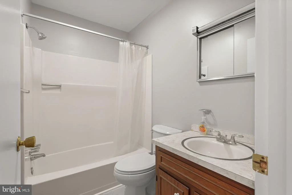 Photo of 6903 GREENVALE COURT