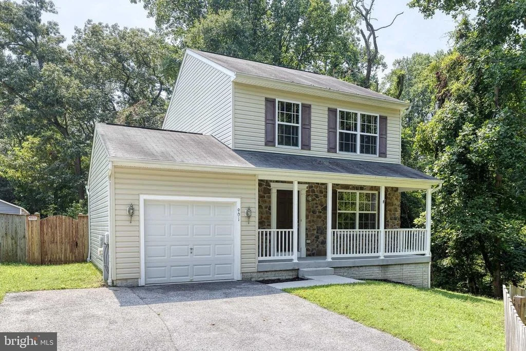 Photo of 901 8TH STREET