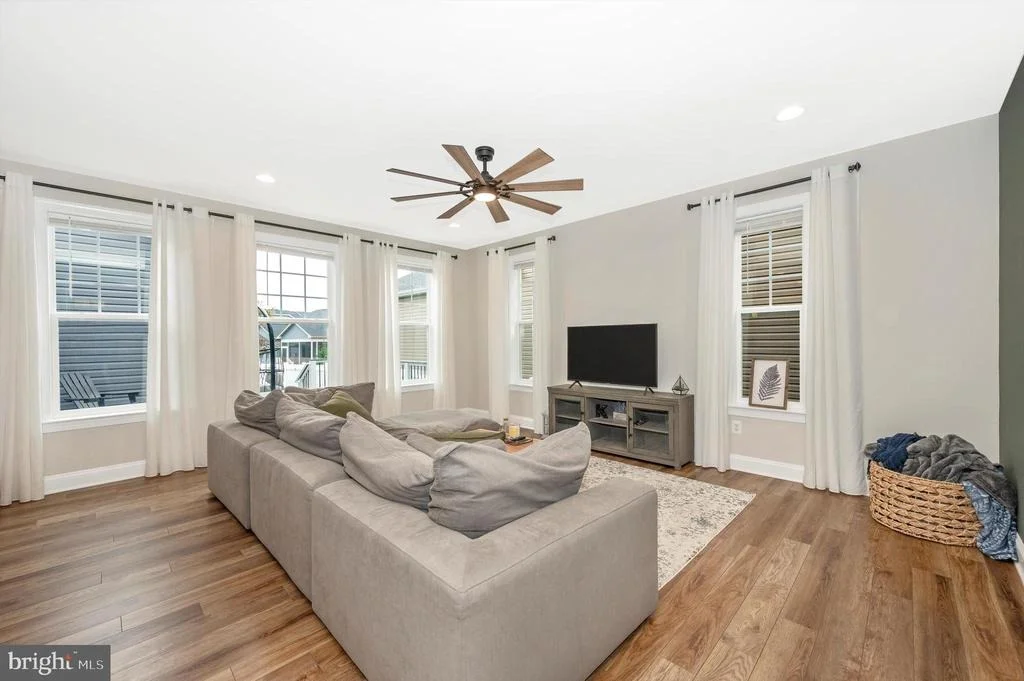 Photo of 529 POTOMAC VIEW PARKWAY