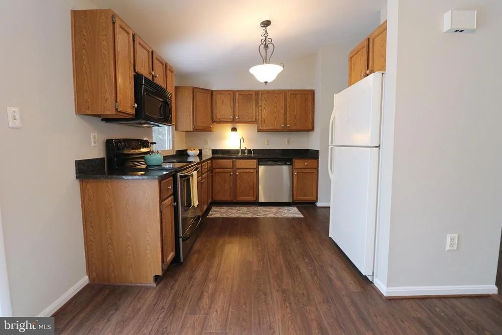 Photo of 17501 COLLIER CIRCLE