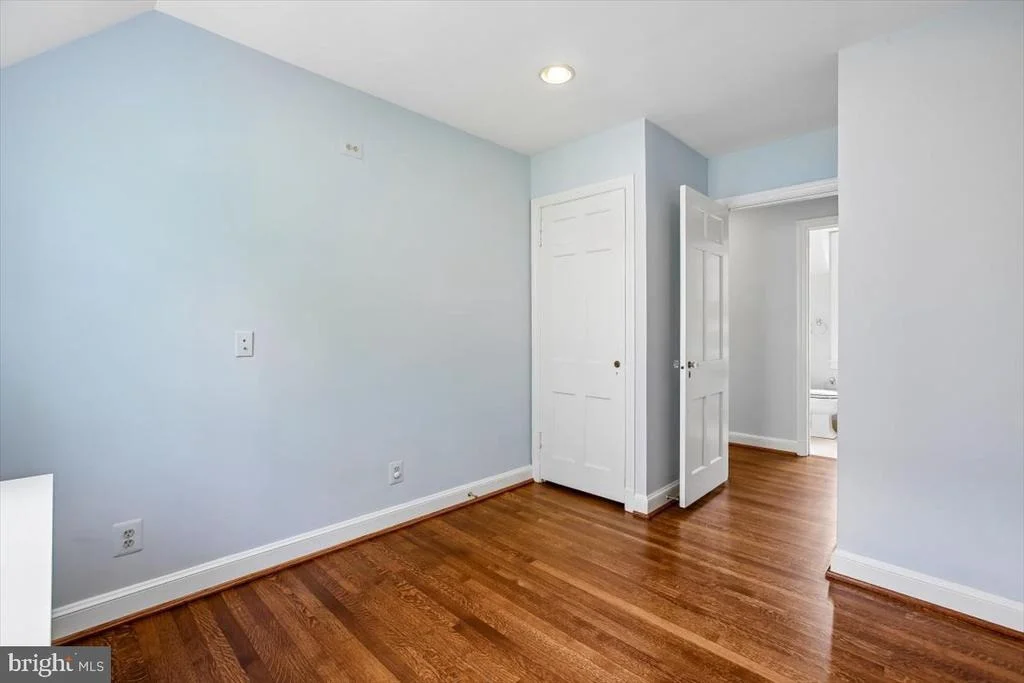 Photo of 7505 GLENDALE ROAD