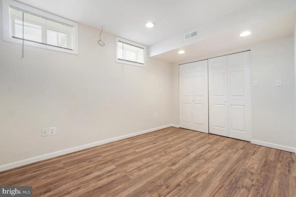 Photo of 4903 SUTHERLAND DRIVE