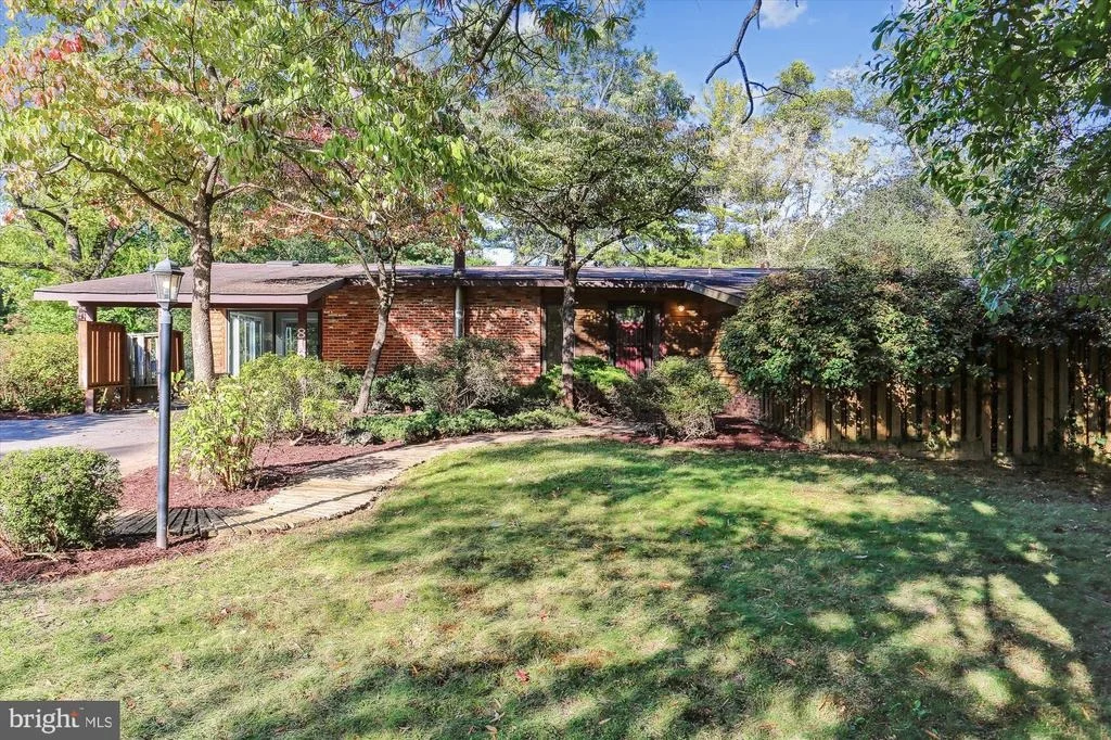 Photo of 816 OLIVE DRIVE