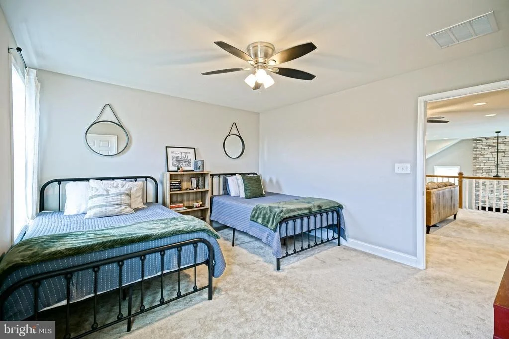Photo of 33285 MAGGIE LANE