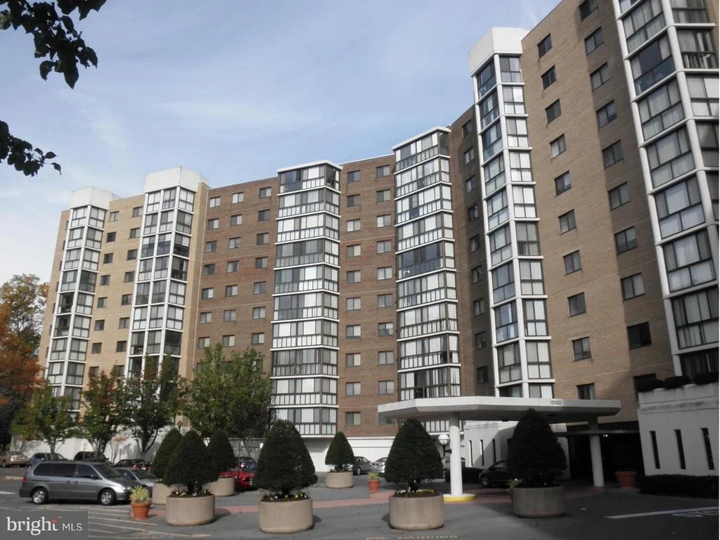 Photo of Unit 1014 at 15100 INTERLACHEN DRIVE