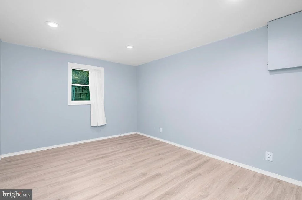 Photo of 419 JEROME AVENUE