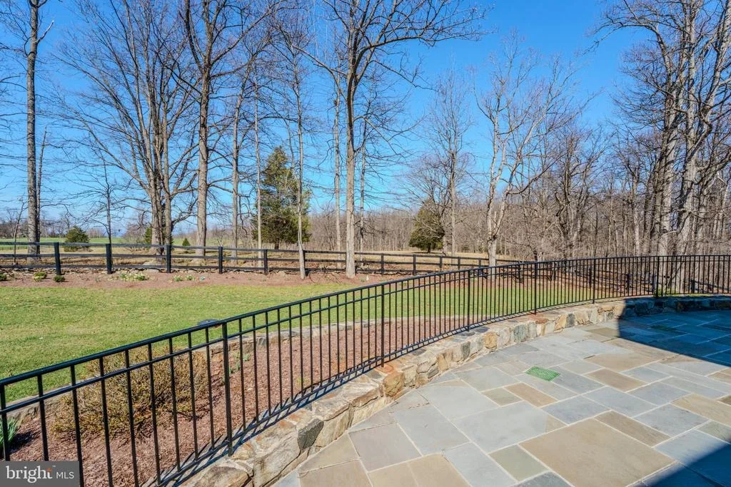 Photo of 40436 BEACON HILL DRIVE