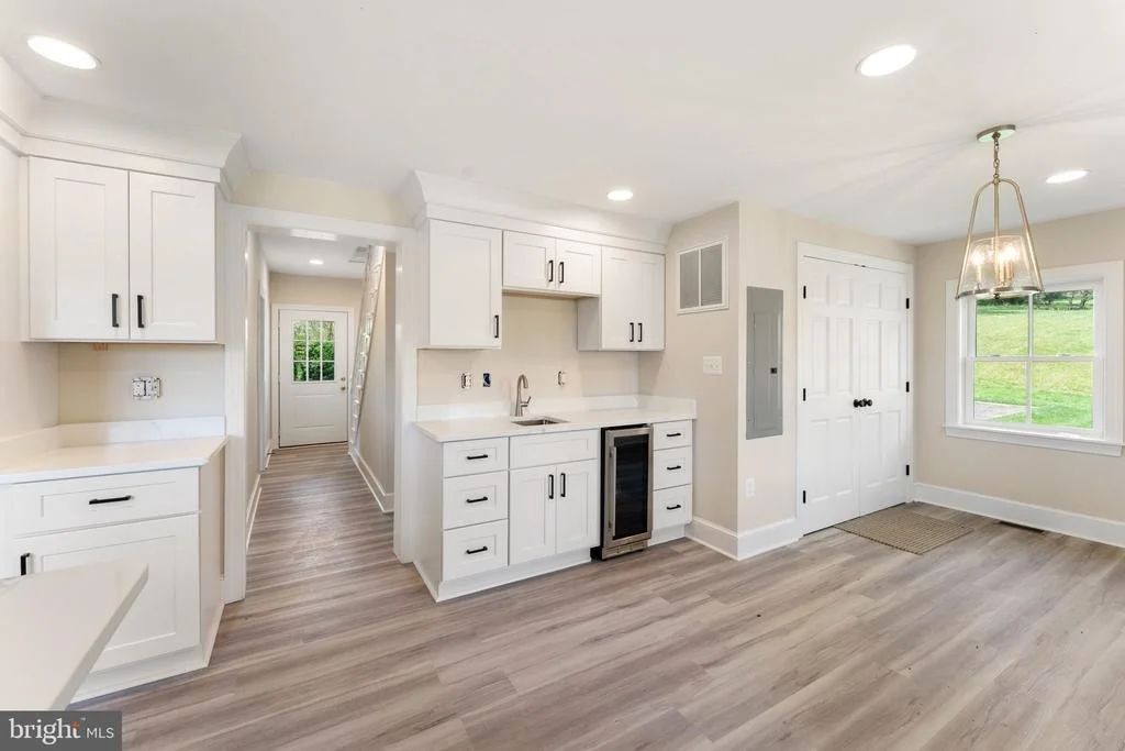 Photo of 11066 MORELAND ROAD