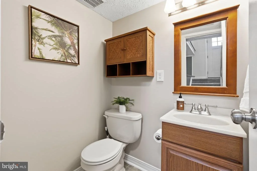 Photo of 490 ELEANOR LANE