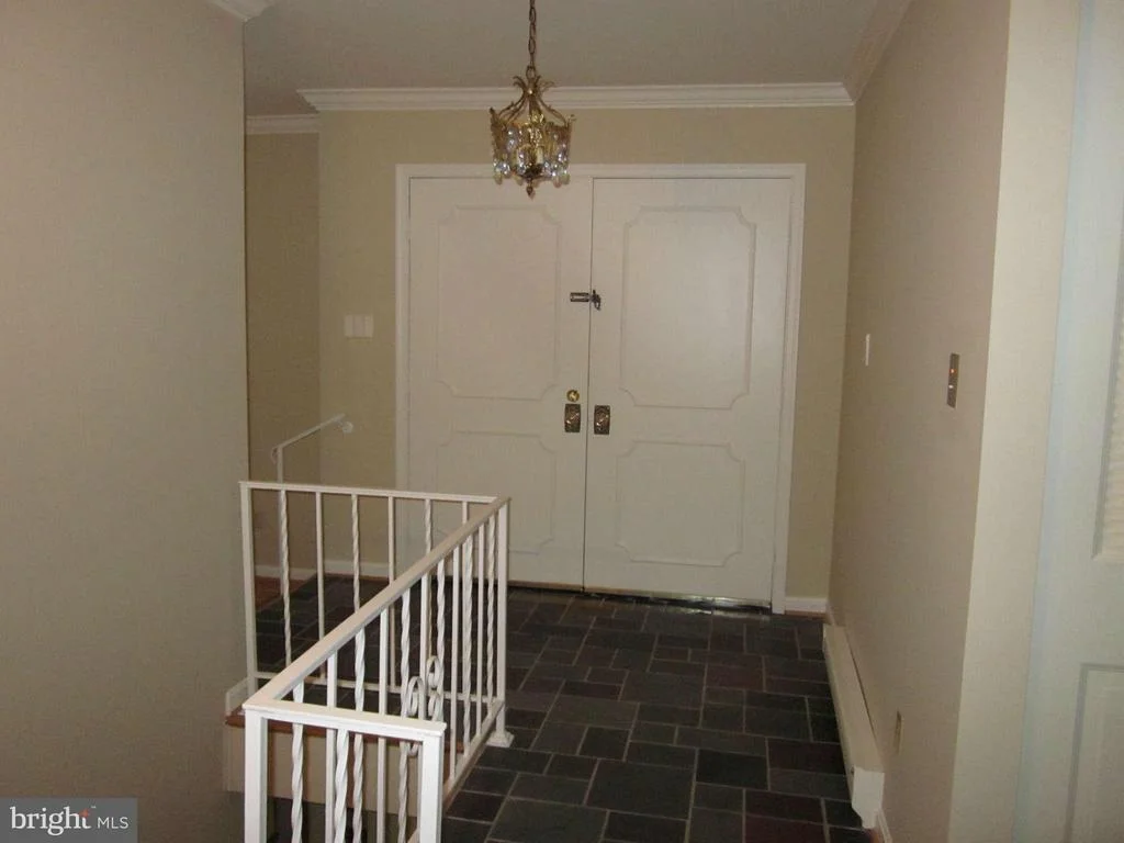 Photo of 18612 MUNCASTER ROAD
