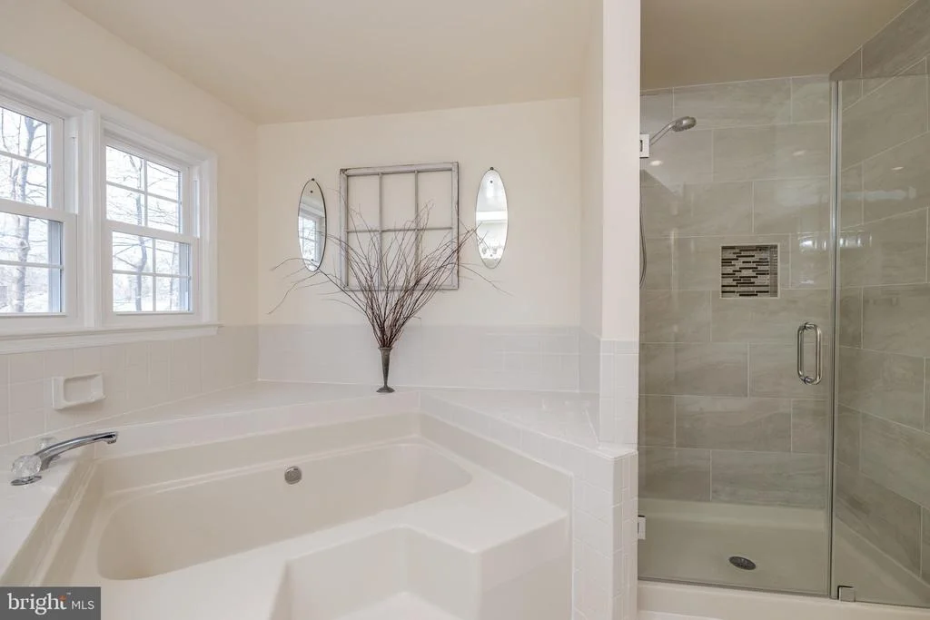 Photo of 7802 LAKELAND VALLEY DRIVE