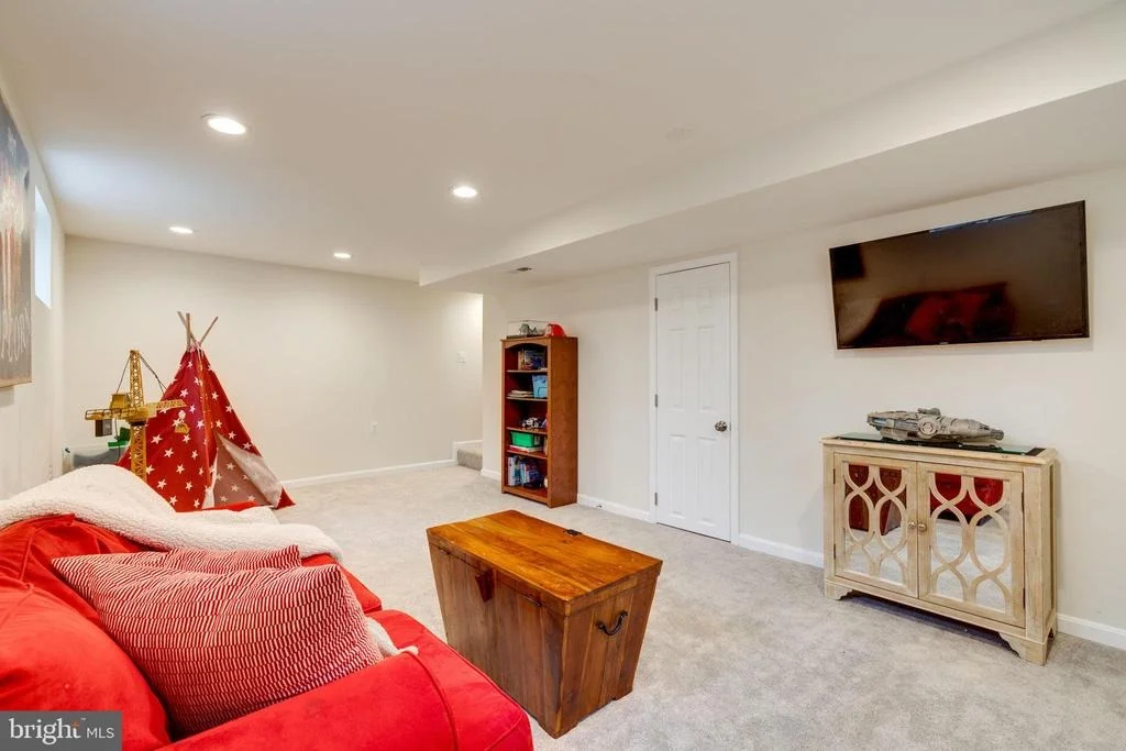 Photo of 6810 HUNTSMAN BOULEVARD