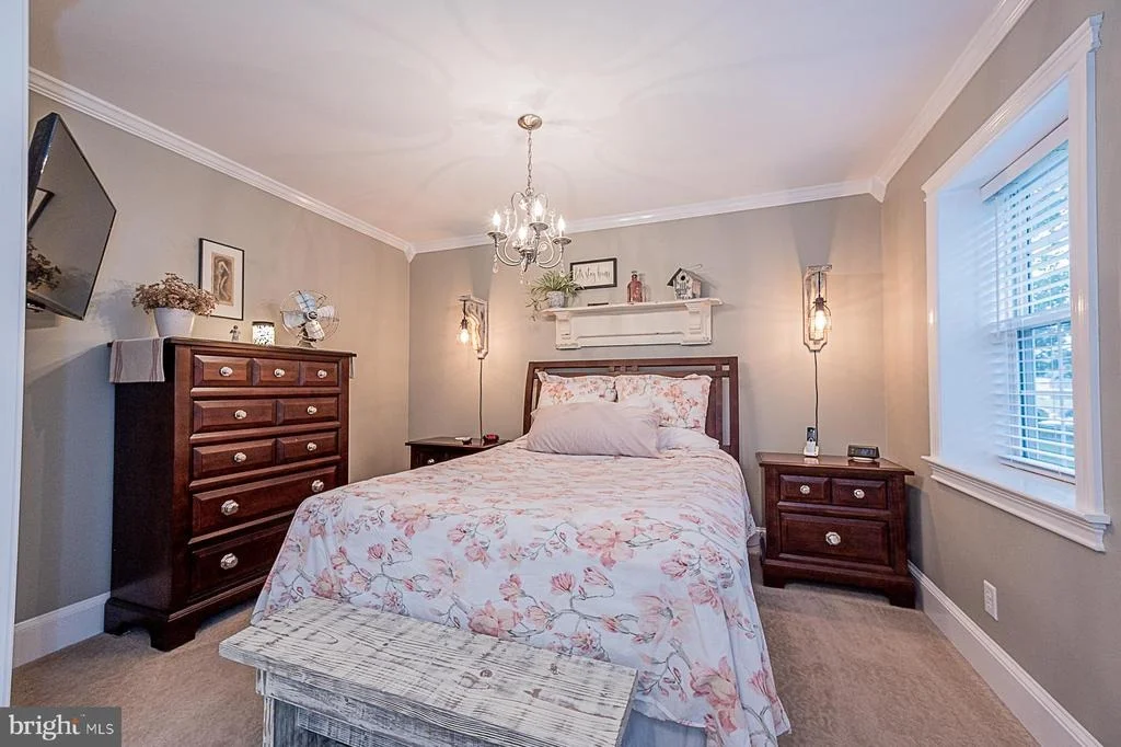 Photo of 8013 TELEGRAPH ROAD