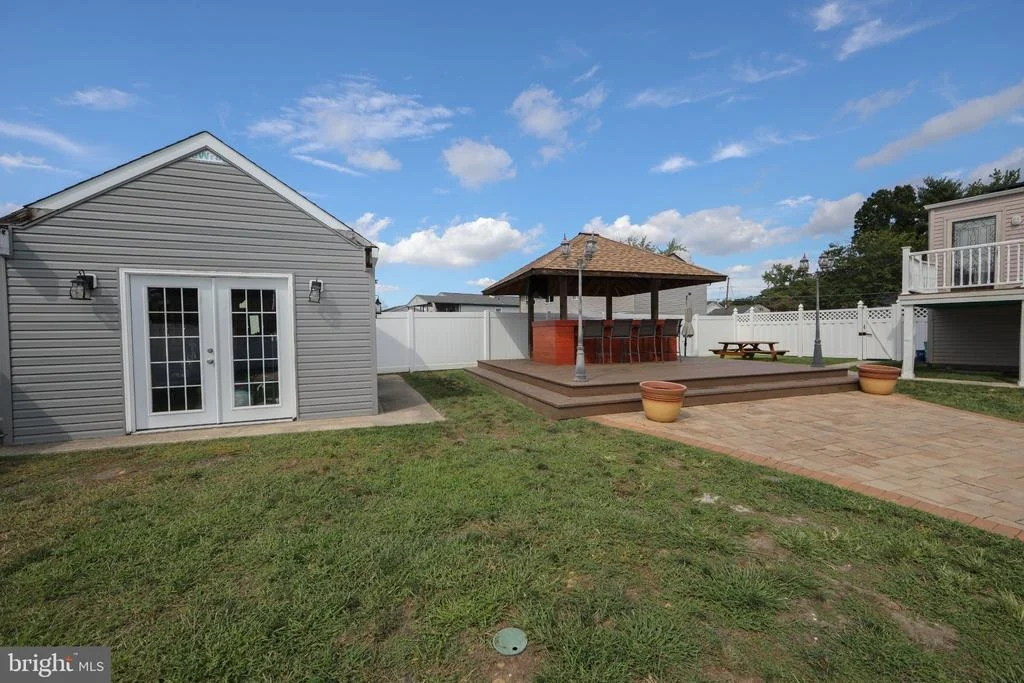 Photo of 787 LANCING ROAD