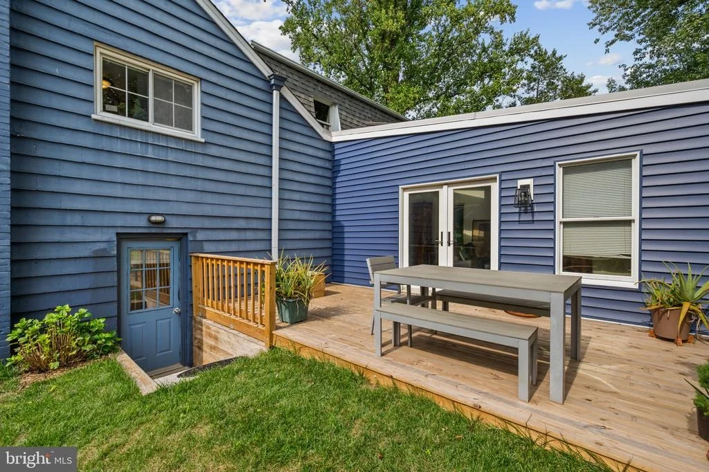 Photo of 213 PIPING ROCK DRIVE