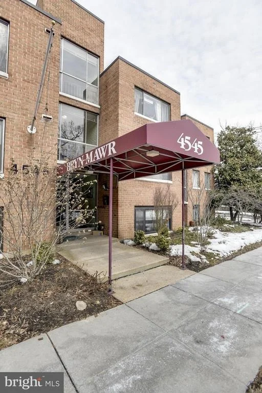 Photo of Unit G7 at 4545 MACARTHUR BOULEVARD NW